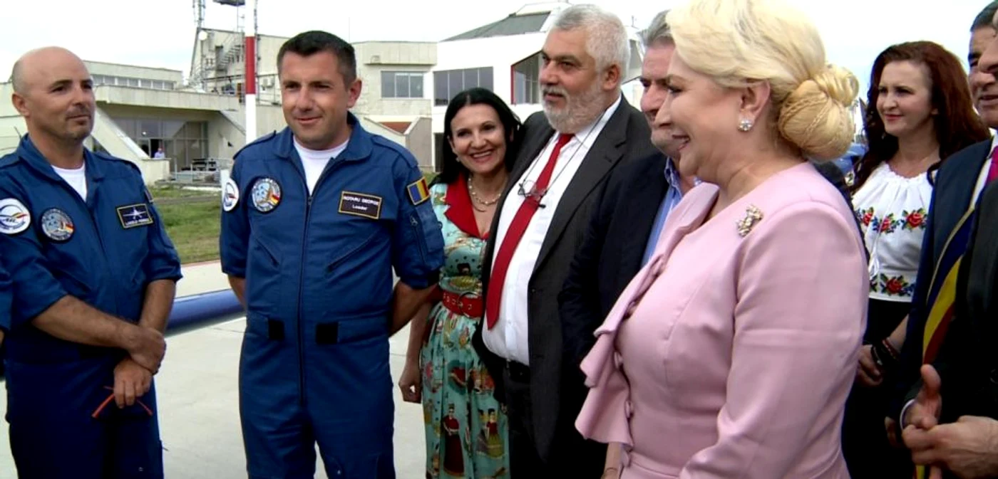 Reacţia celor prezenţi la invitaţia pentru Viorica Dăncilă. FOTO: Arhivă personală