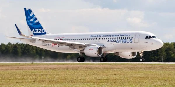 f wwiq airbus a320 sharklet ila 2012 07 jpg pwrt2 jpeg