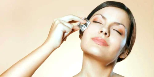 Puneţi câteva pastile de răcire între aşternuturi pentru un somn cât mai liniştit