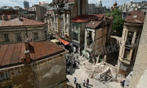 Clădirea prăbuşită în Centrul Vechi nu era locuită  (Foto: Dorin Constanda) jpeg