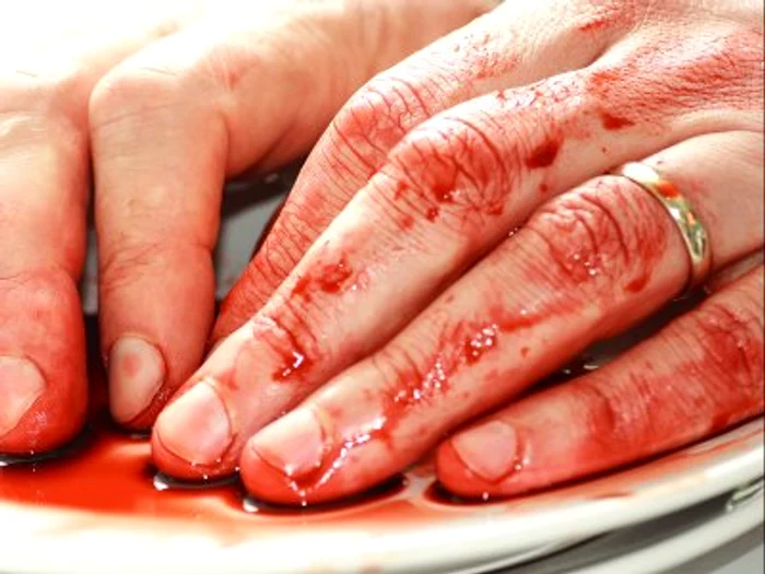 Francezul şi-a ucis soţia virgină cu un cuţit de bucătărie