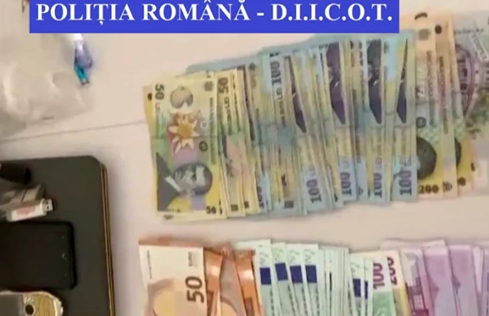 Percheziţii în Argeş şi Vâlcea FOTO: Poliţia Română