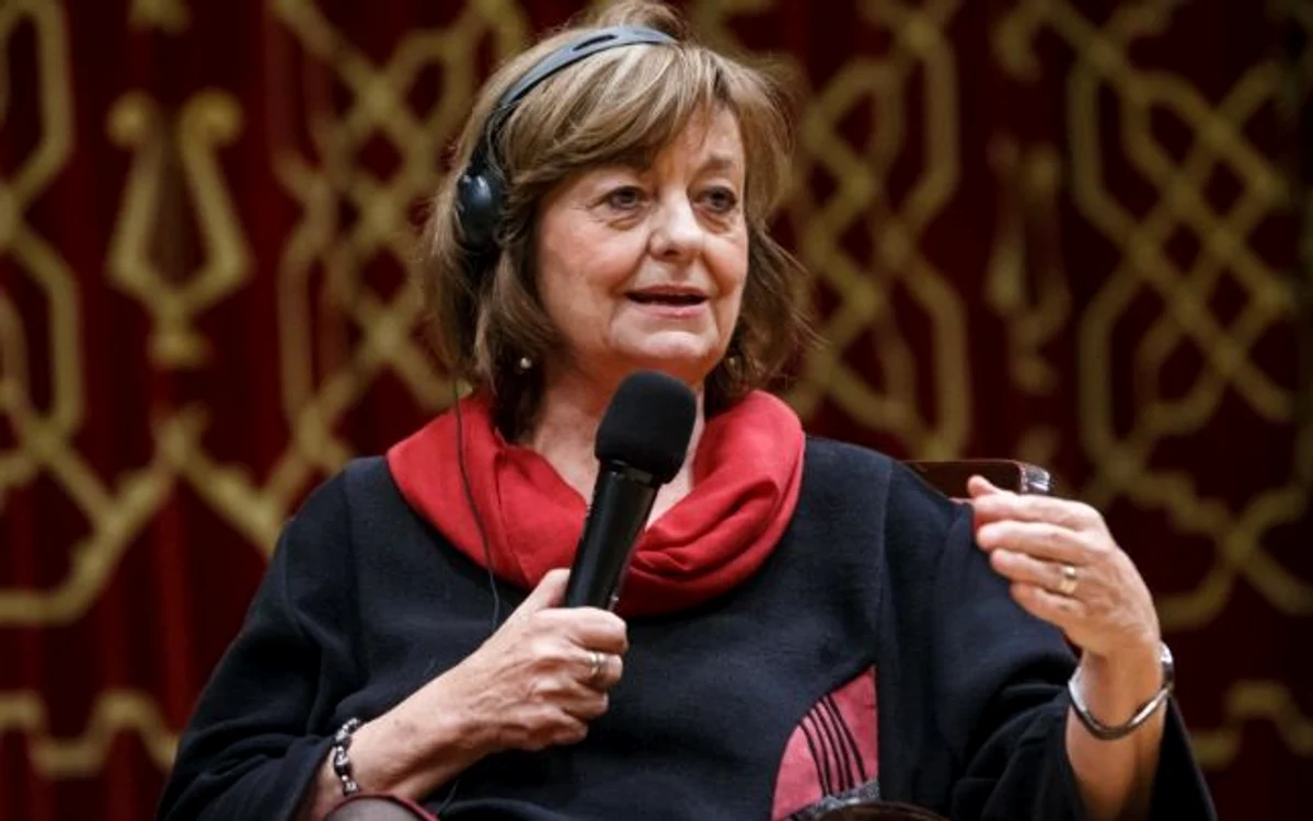Ana Blandiana, în timpul unei conferinţe la Ateneul Român