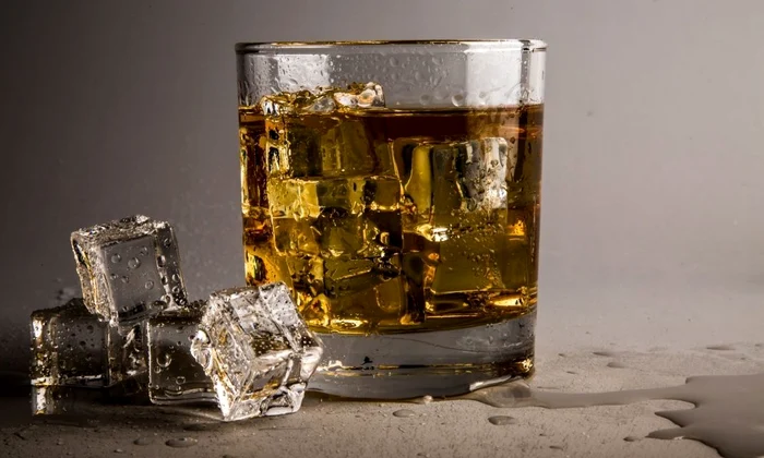 Whiskey ul, apa vieţii jpeg