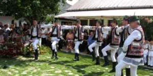 NEAMŢ: „Floricică de la munte”, la „Dansez pentru tine”