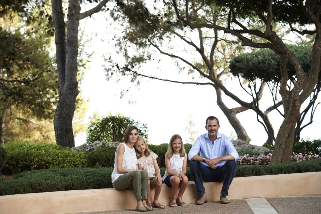 Letizia, alături de Infantele Leonor (10) şi Sofia (8), şi Regele Felipefoto: Getty Images