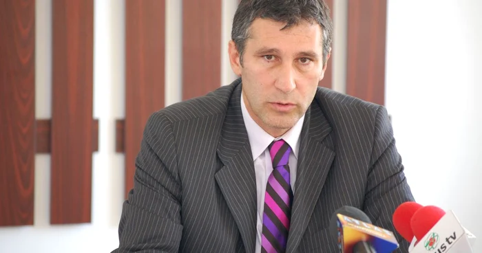 : Mihai Copaci susţine că nu îl afectează cu nimic bizara incompatibilitate. Foto: D.L.
