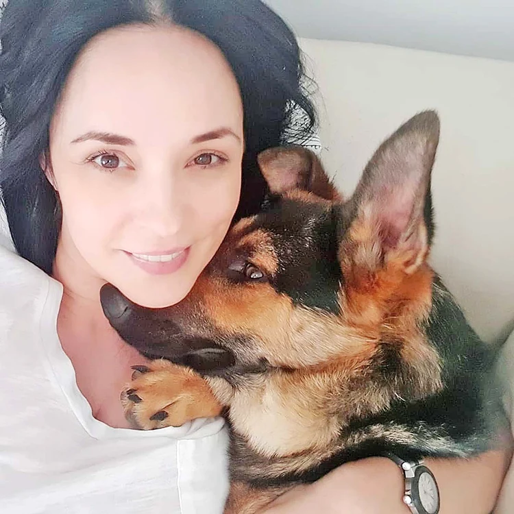 Andreea Marin,  nedespărţită  de ciobănescul  german Rocky 