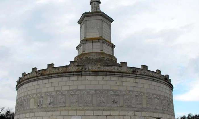 Către Cetatea Tropaeum Traiani jpeg