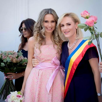 Crina Abrudan casatorie civila Gabi Popescu Gabriela Firea (1) jpeg