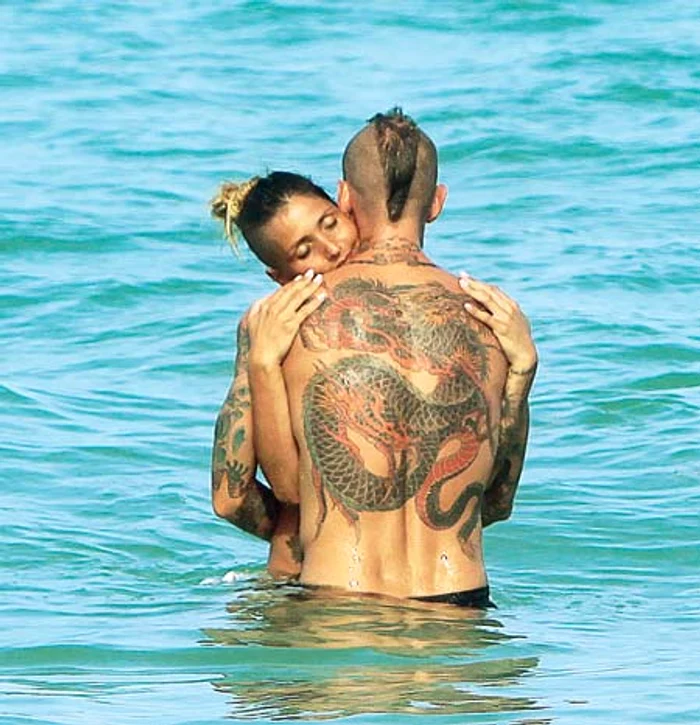 Dragonul de pe  spatele lui  Meireles a făcut  furori în vacanţa  de anul trecut