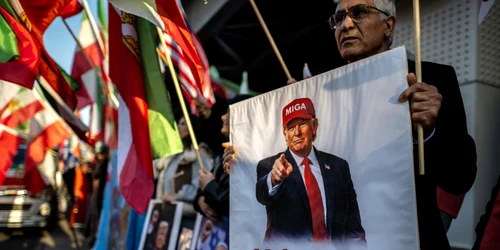 Afiș cu Trump - Make Iran great again FOTO AFP