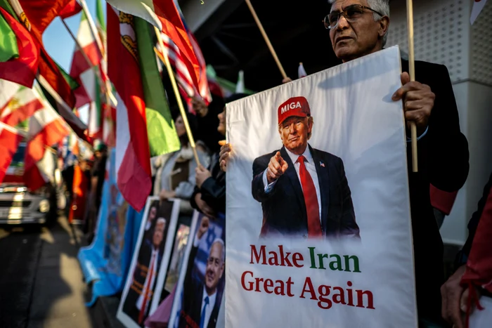 Afiș cu Trump - Make Iran great again FOTO AFP
