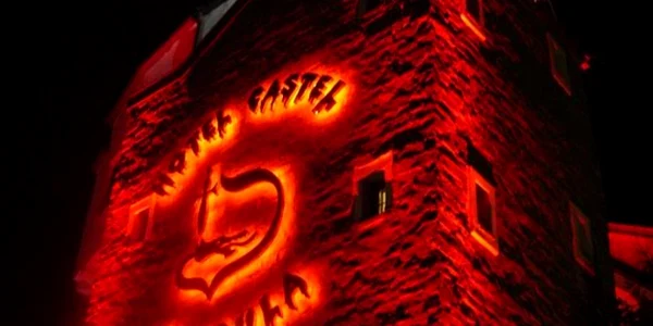 Balul mascat va fi organizat la Castelul Dracula 
