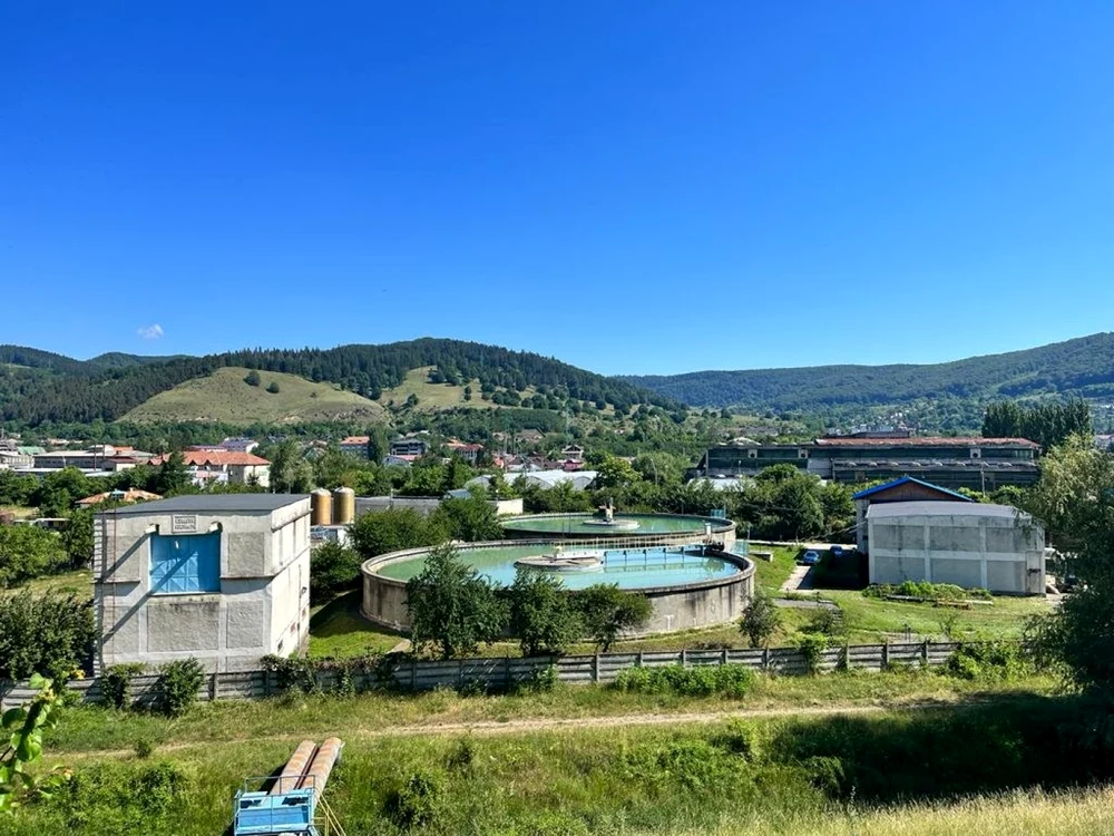 Rezervele de apă potabilă sunt din ce în ce mai puţine prin Neamţ FOTO Apaserv