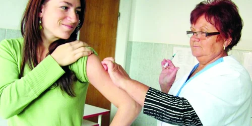 Vaccinul antigripal ne ajută să rezistăm efectelor gripei specifice sezonului rece