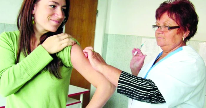 Vaccinul antigripal ne ajută să rezistăm efectelor gripei specifice sezonului rece