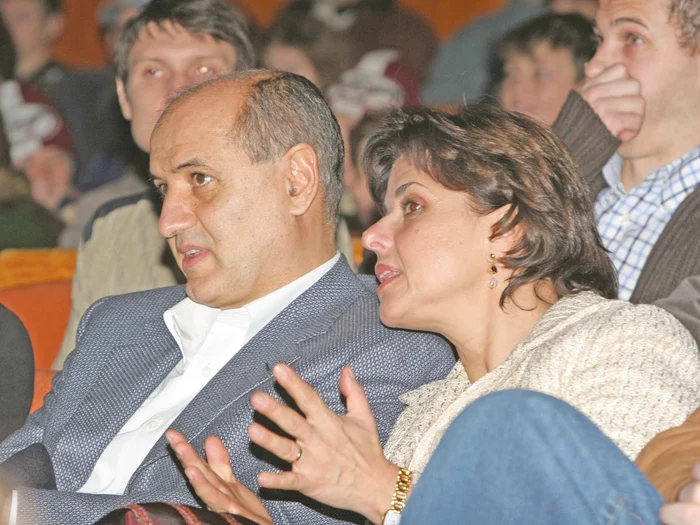 Soţii Copos au fost căsătoriţi 37 de ani. Ei s-au cunoscut în 1981, la facultate