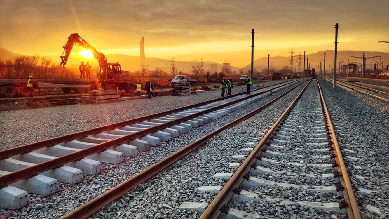 CFR modernizează linia de cale ferată Caransebeș - Timișoara - Arad, Foto: Facebook Sorin Grindeanu