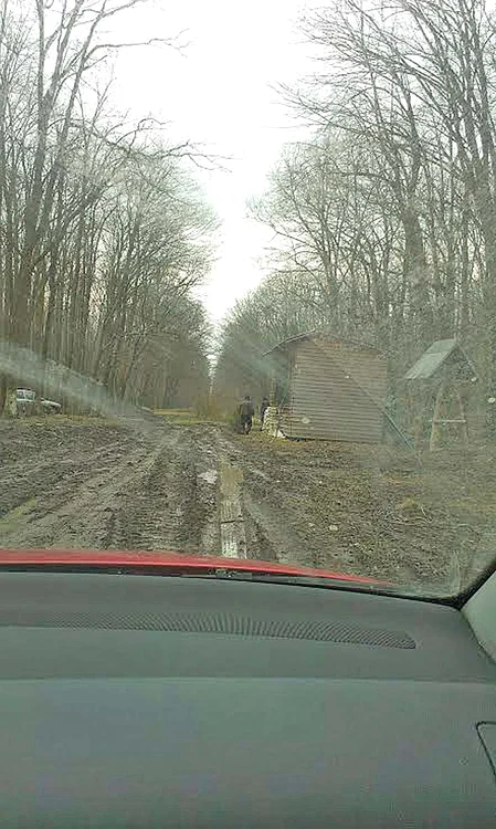 Peste tot sunt foișoare cu paznici