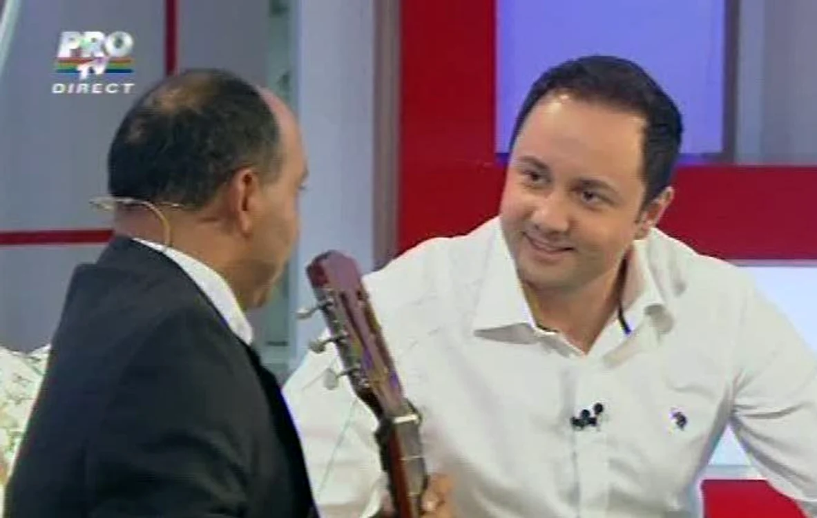 Măruţă îl întreabă pe Frone dacă e virgin (Foto: captură video Pro TV)