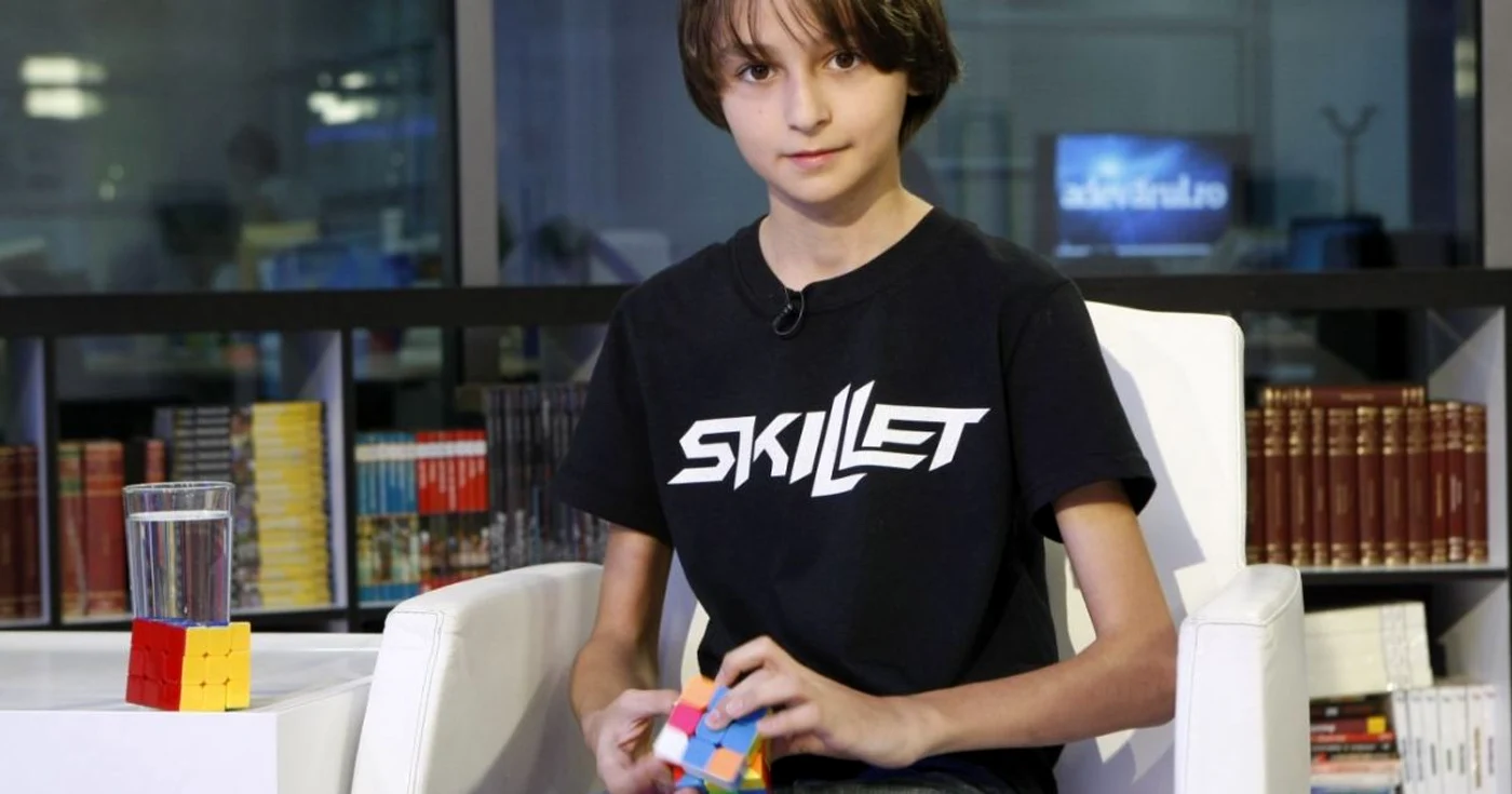 Marin Fronescu - speedcubing FOTO Eduard Enea