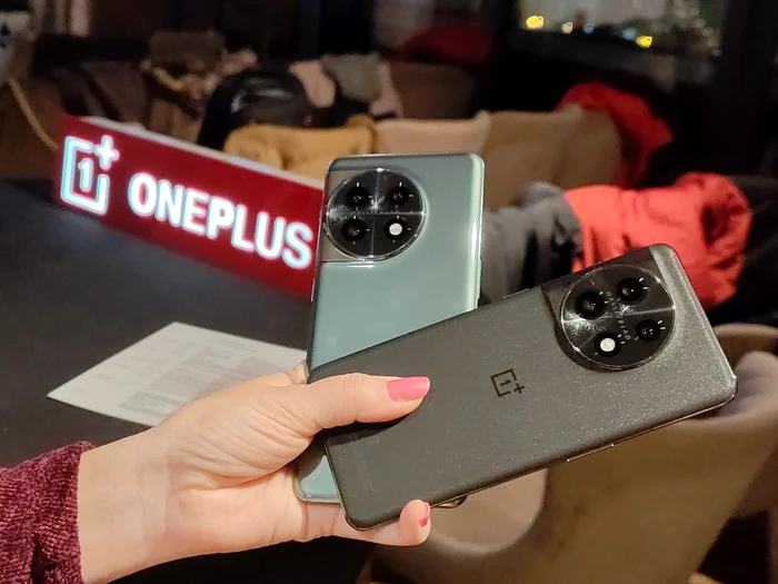 OnePlus 11 5G variante culoare. FOTO Adrian Pogîngeanu