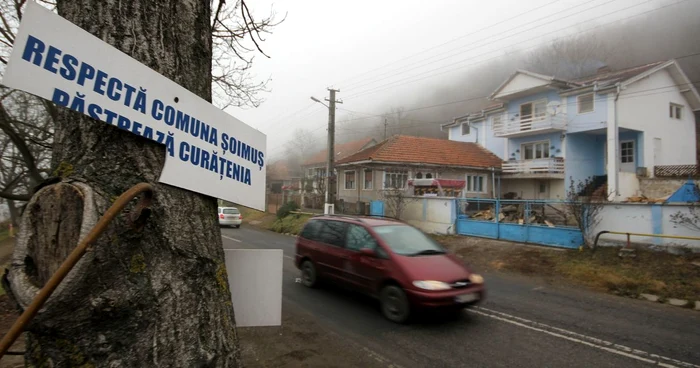 Casele din imagine vor fi demolate pentru a lăsa loc autostrăzii. FOTO: Daniel Guţă. ADEVĂRUL.