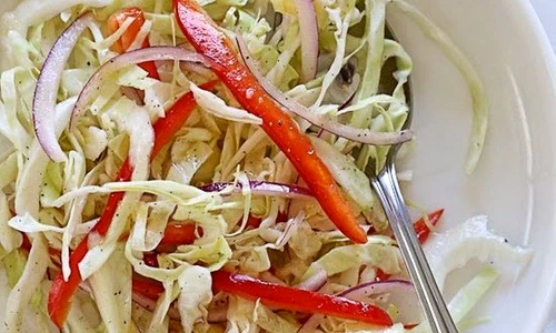 salata varza si ceapa rosie jpeg