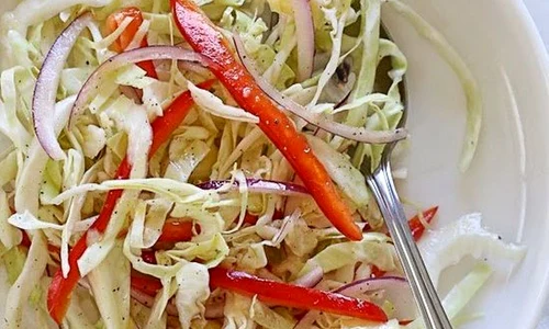salata varza si ceapa rosie jpeg