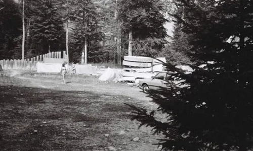 Studente la plajă în Sarmizegetusa anilor 1980: povestea fotografiilor fabuloase din capitala Daciei, în epoca lui Ceauşescu jpeg