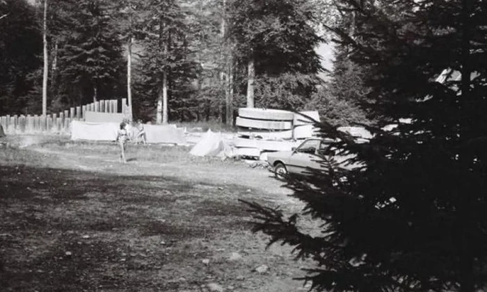 Studente la plajă în Sarmizegetusa anilor 1980: povestea fotografiilor fabuloase din capitala Daciei, în epoca lui Ceauşescu jpeg