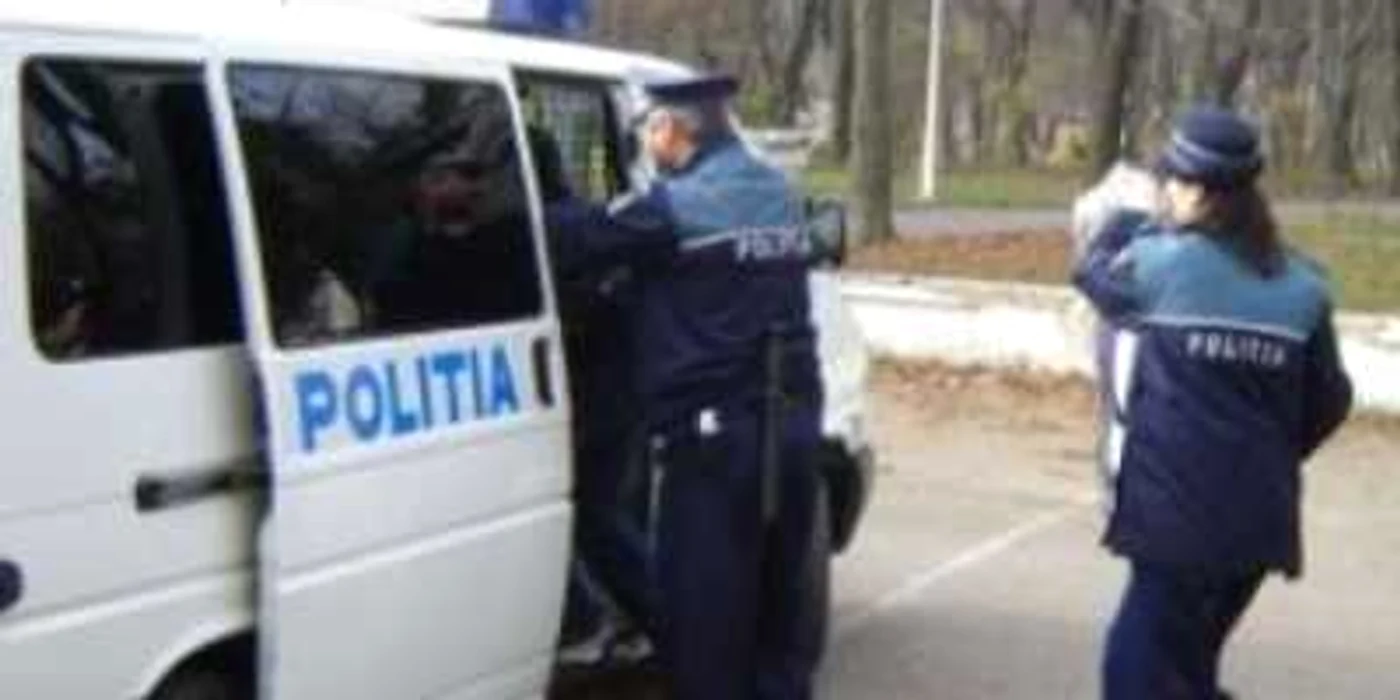 Brăila: Un interlop a fost împuşcat din greşeală în gât de poliţişti
