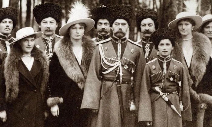 Sfârșitul monarhiei din Rusia jpeg