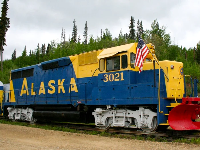 Express-ul se întinde de-a lungul unei căi ferate pe o distanță de peste 200 de metri.