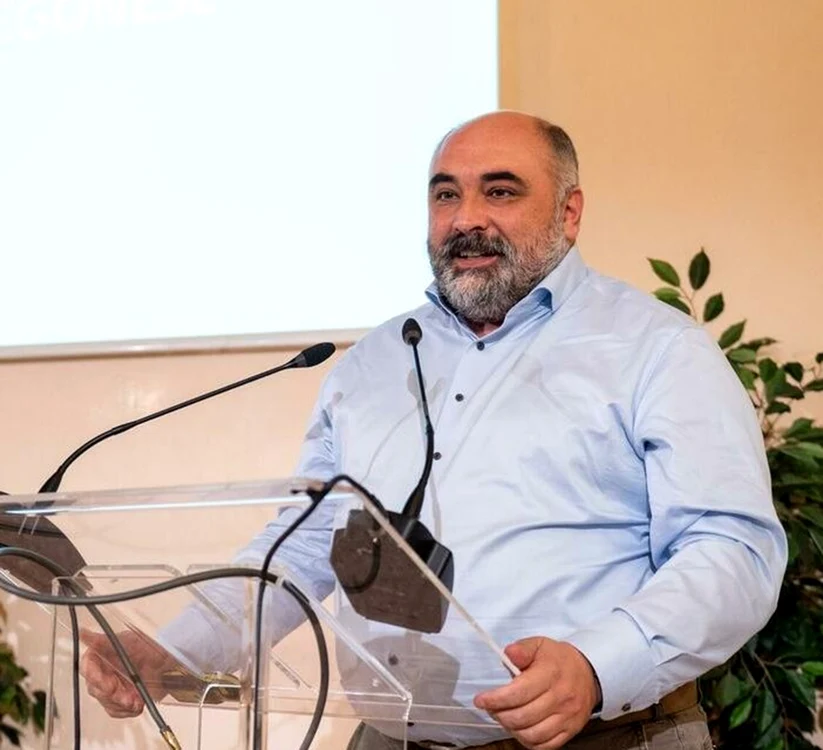 Luciano Fregonese este ajutat de toată comuna sp slăbească. Foto: X