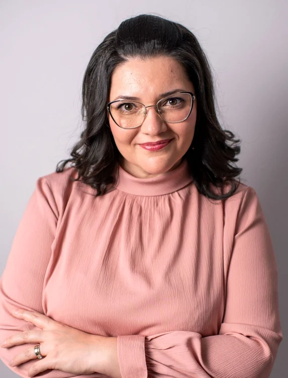 adina buzgau