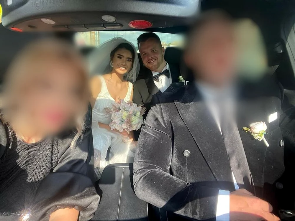 Poliţiştii orădeni au "spart" petrecerea de nuntă a lui Eugen Boc jr. fiului fostul adjunct al şefului Poliţiei Bihor, comisarul şef (r) Eugen Boc. FOTO: Facebook