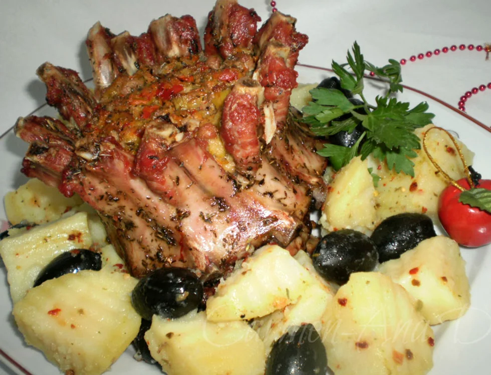 
    Coroniţă de porc umplută  