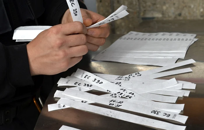 Pachetul anunţat include introducerea cărţilor de identitate standardizate pentru imigranţi şi refugiaţi, fără de care nu vor avea acces la serviciile de securitate socială.