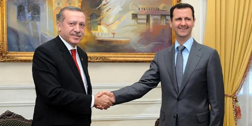 Erdogan (stanga) a fost unul dintre sustinatorii lui Bashar al Assad (dreapta)