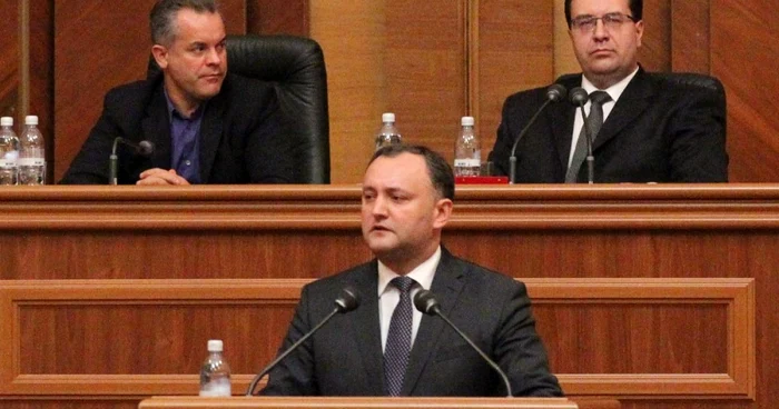 În imagine: deputatul PD Vladimir Plahotniuc şi deputatul PSRM Igor Dodon