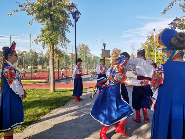 Ultima repetitie înainte de a urca pe scenă FOTO: Alina Mitran