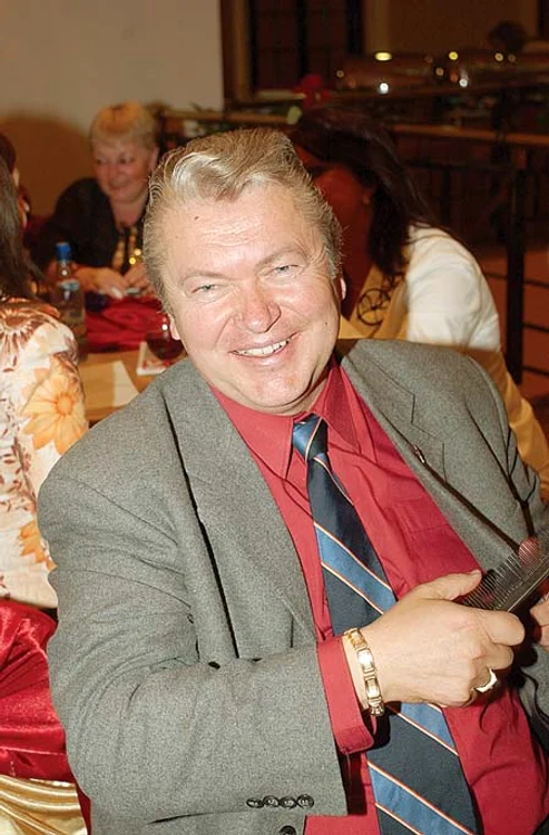 Solistul va preda elevilor canto popular