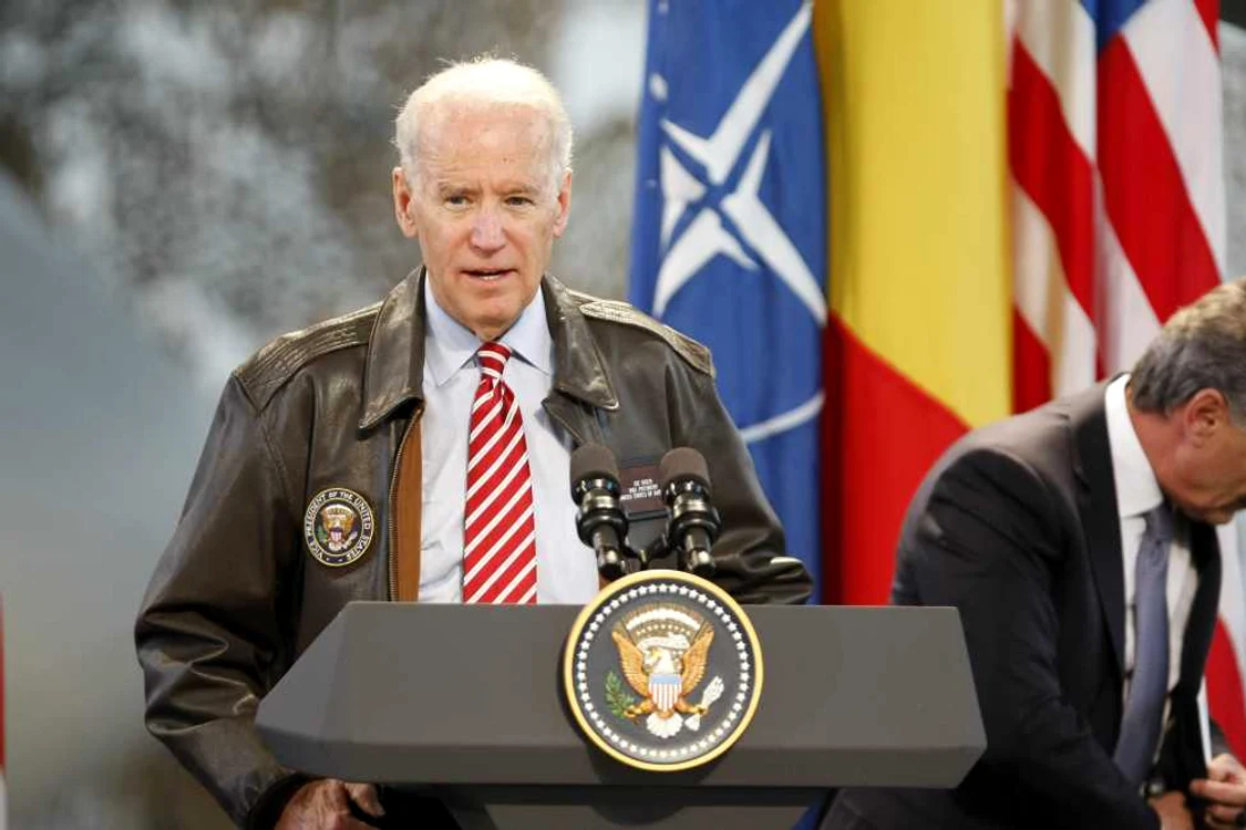 Joe Biden este favorit în sondaje
