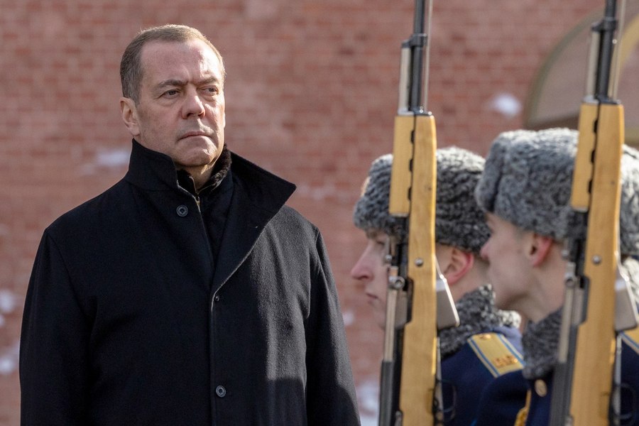 MAE îl pune la punct pe Medvedev după ce jignit-o pe șefa diplomației UE: Cei care numesc femeile șobolan ar trebui ignorați. Femeile merită mult mai mult