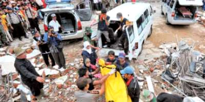 VIDEO Bilanţ nou: peste 99 de morţi în Vietnam după taifunul Mirinae