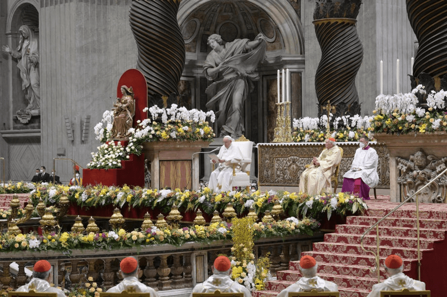 Învierea Domnului, sărbătorită de romano-catolici.  Ce semnifică Vigilia Pascală și ce ritualuri sacre cuprinde