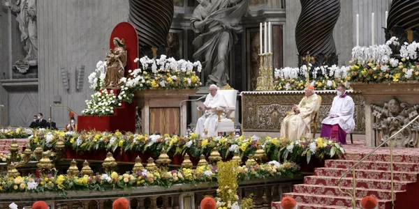Slujba de inviere de rit catolic de la Vatican 16 aprilie 2022 FOTO EPA-EFE