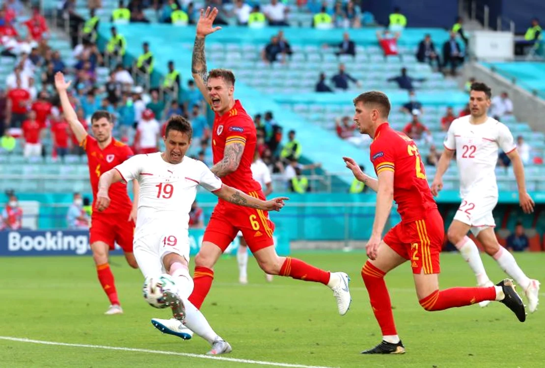 
    Gavranovic a marcat din ofsaid primul gol anulat cu VAR din istoria Campionatelor EuropeneFOTO: EPA  